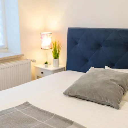 Jasmin - Zentrum Neu Renoviert Apartment Gera